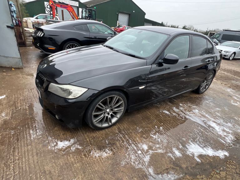 BMW, 3 SERIES, Saloon, 2011, Manual, 1995 (cc), 4 doors