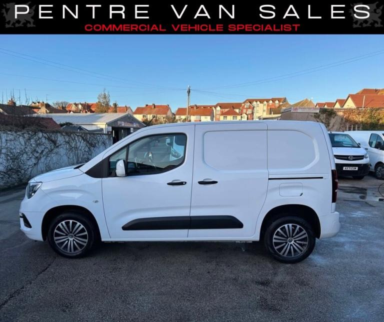 2021 Vauxhall Combo 2300 1.5 Turbo D 100ps H1 Sportive Van PANEL VAN Diesel Manual