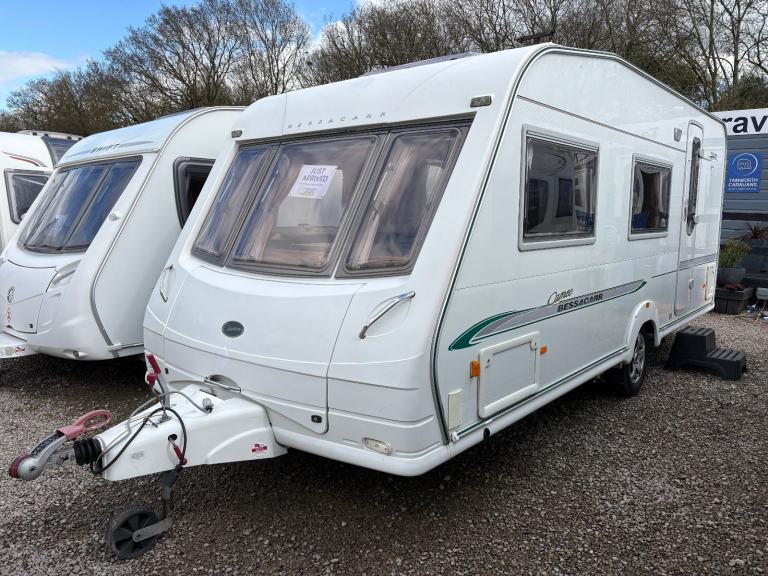 BESSACARR CAMEO 525 SL - 4 BERTH CARAVAN WITH END WASHROOM + MOTORMOVER