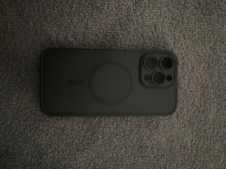 Black MagSafe iPhone Case - Good Condition