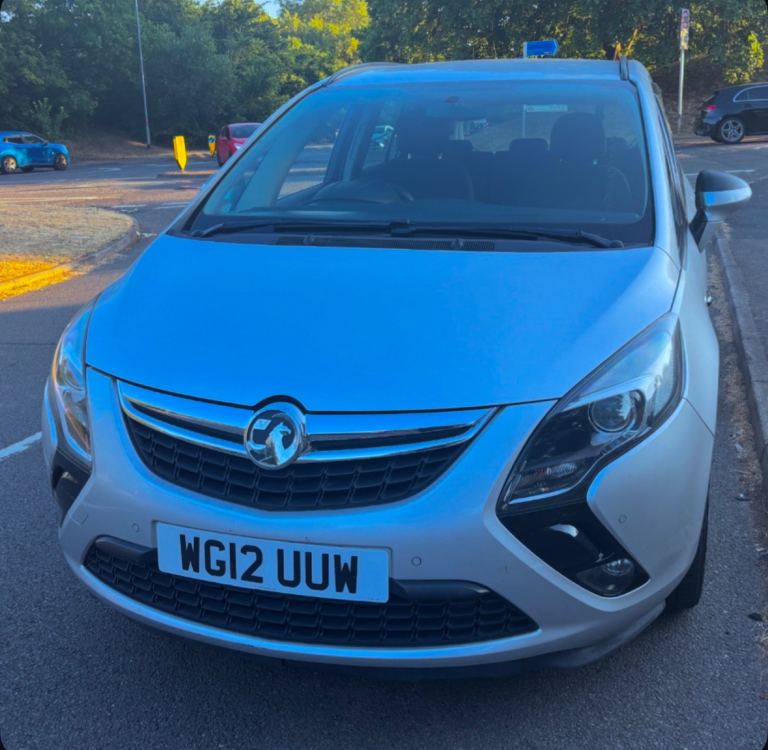 Zafira AUTO 7Seater towbar great runner 10Month mot 