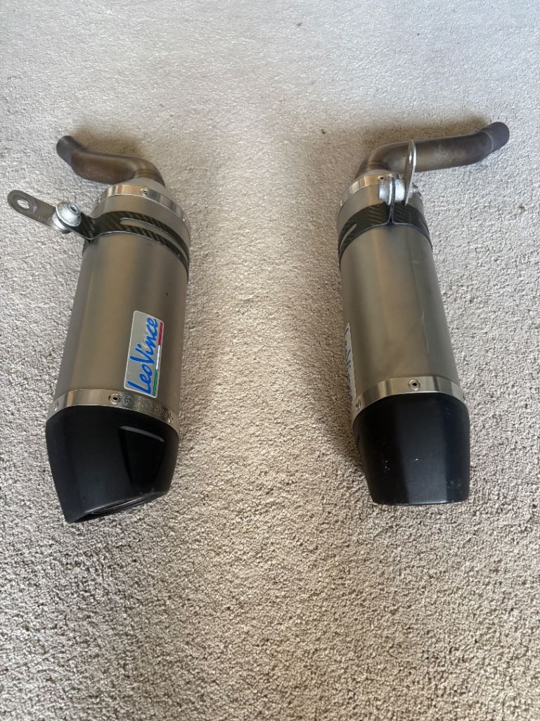 Triumph street triple Leo Vince twin exhausts