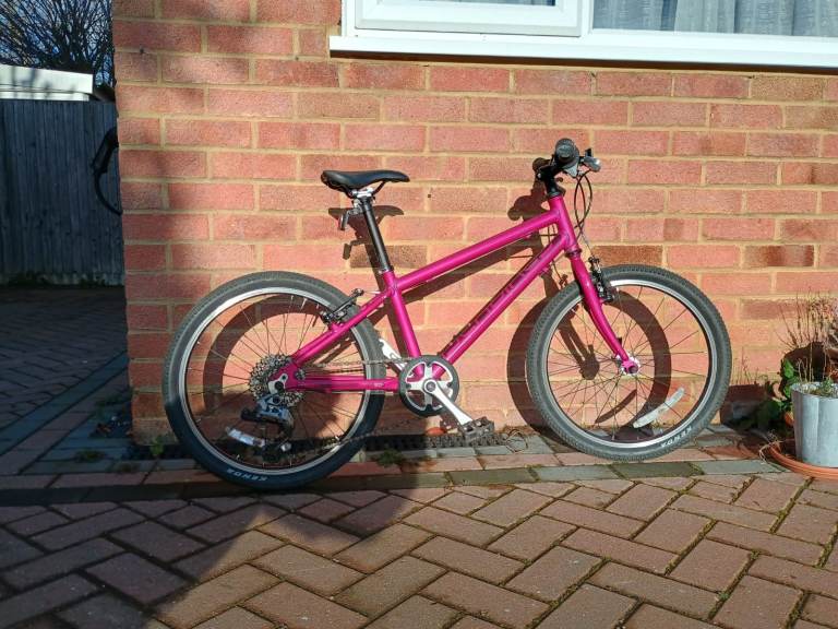 Islabike 20 Large Childrens bike hot pink/ fuchsia