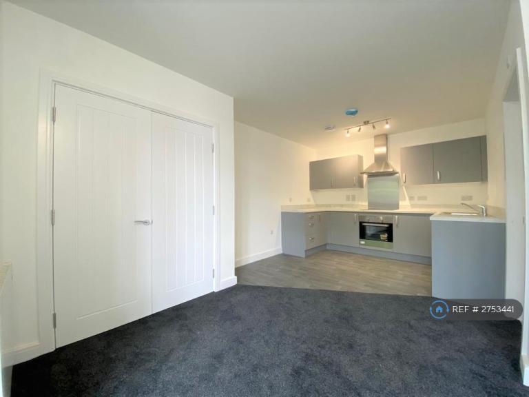 1 bedroom flat in Porchester House, Nottingham, NG3 (1 bed) (#2753441)