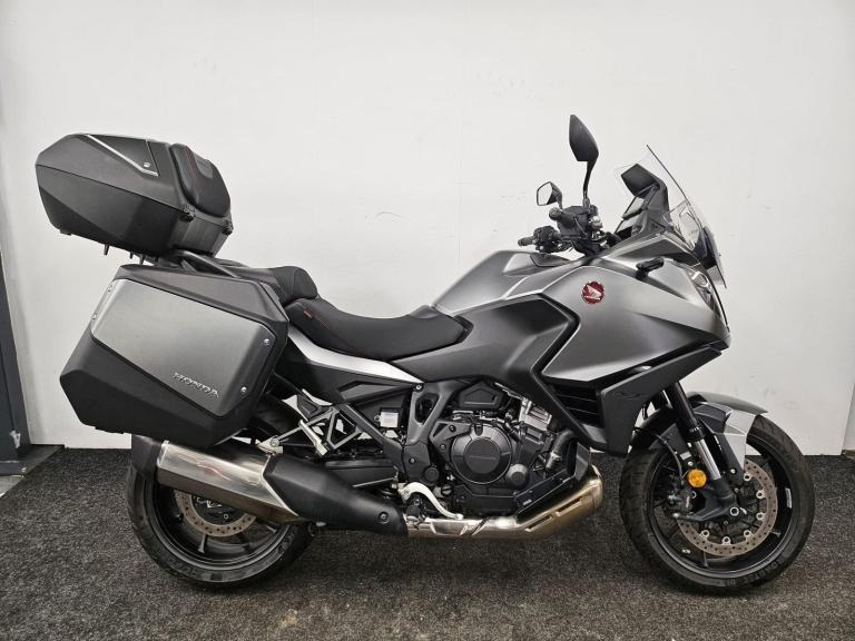 HONDA NT1100 ** LOW MILEAGE - FULL HISTORY - QUICKSHIFTER **