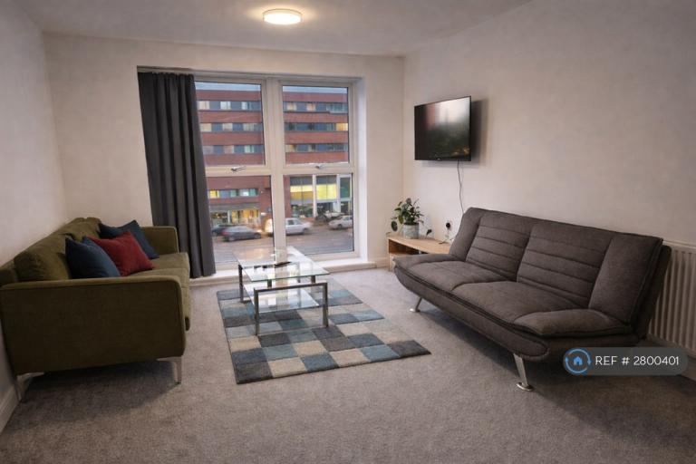 1 bedroom flat in Belgrave Middleway, Birmingham, B5 (1 bed) (#2800401)