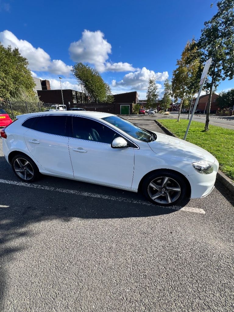 Volvo, V40, Hatchback, 2014, Semi-Auto, 1560 (cc), 5 doors
