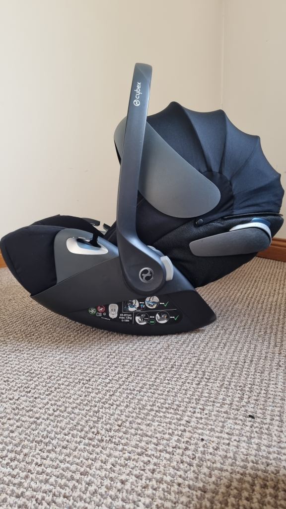 Cybex cloud z i-size carseat & isofx base