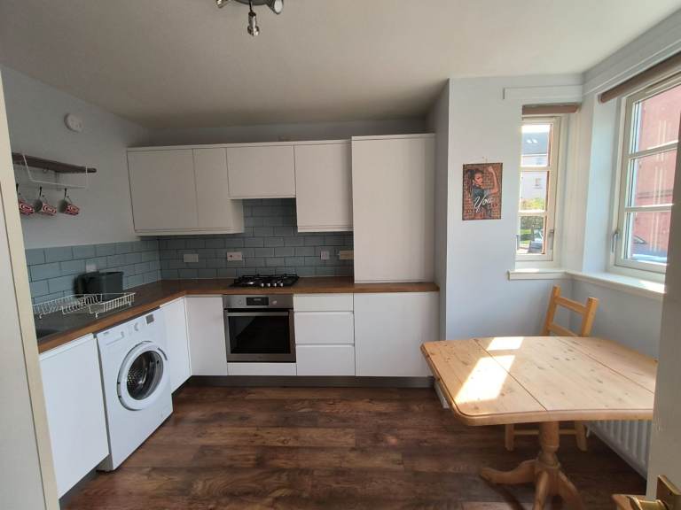 2 bed flat for rent, from June, The Shore