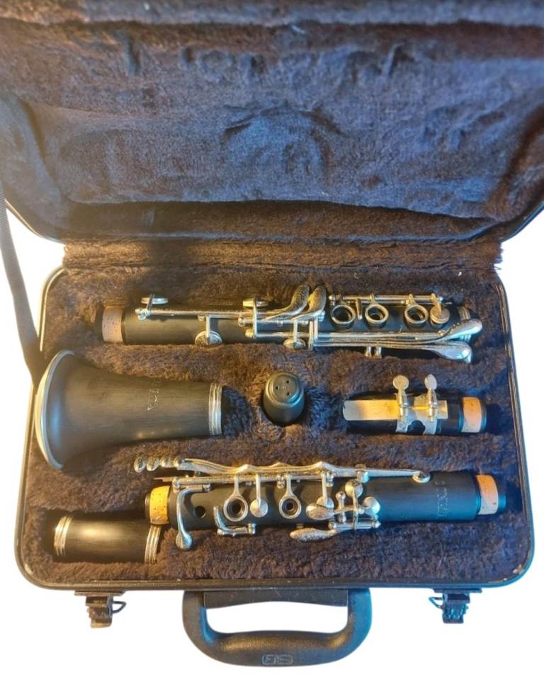 Sonata Clarinet With Carry Case