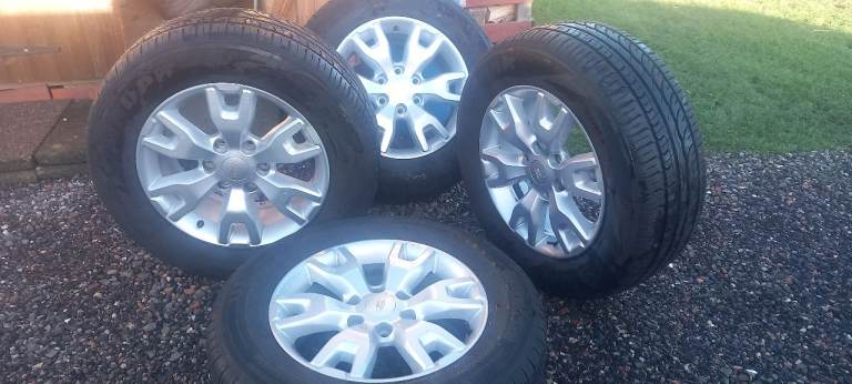 Ford ranger wildtrak 2014 alloys an tyres 