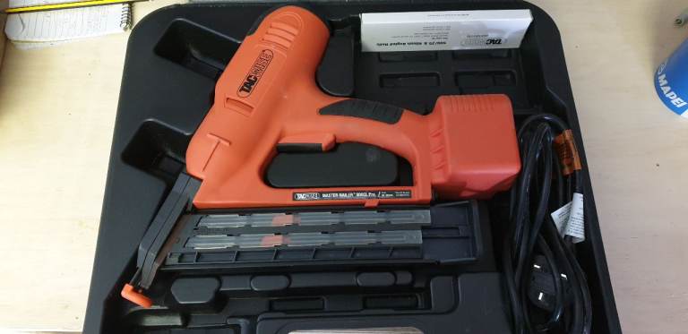 Nail gun
