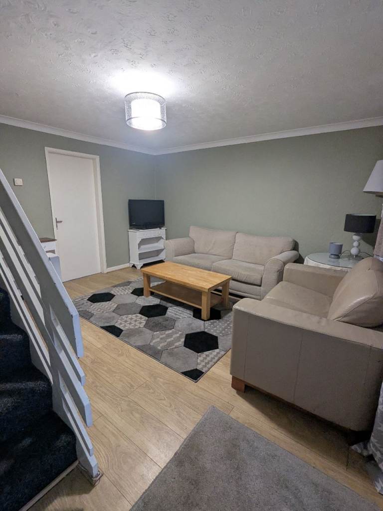 3 Bed Semi-Detached House, Worsley Avenue, M40