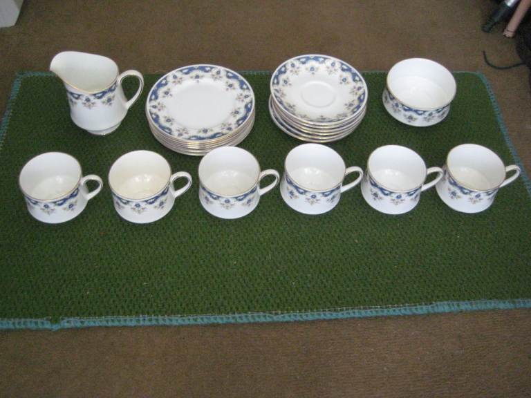 Classic 20 Piece Paragon Coniston Pattern Fine Bone China Tea Set for £30.00