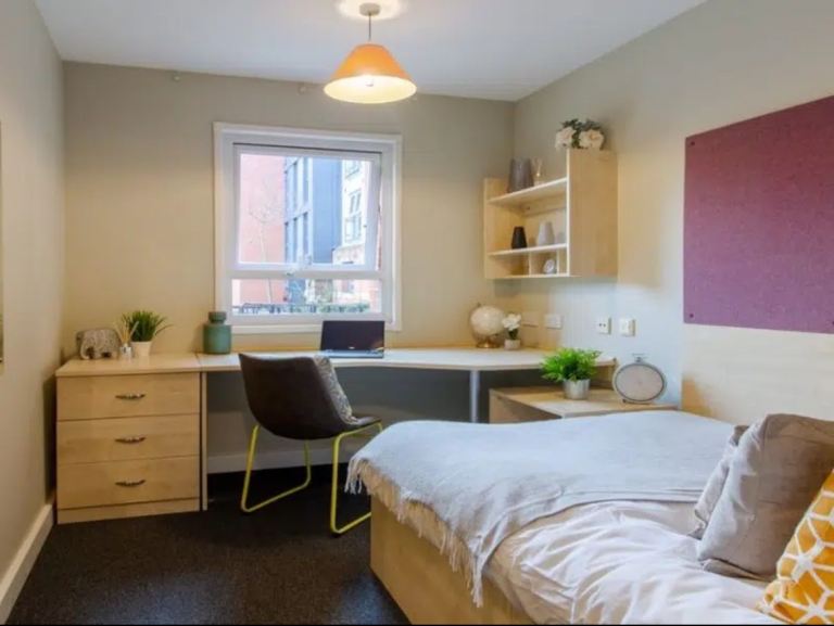 Coventry Bronze Plus Ensuite, Tenancy Takeover £89 Per week