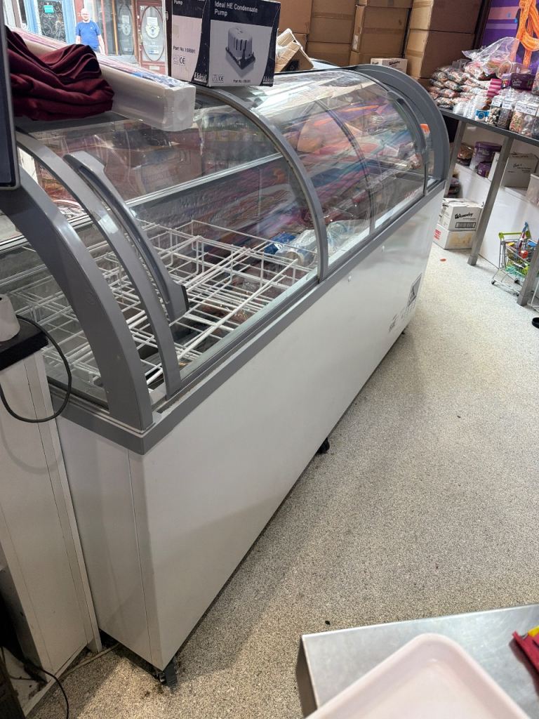 Commercial Display Freezer with Curved Glass Lid – Good Condition