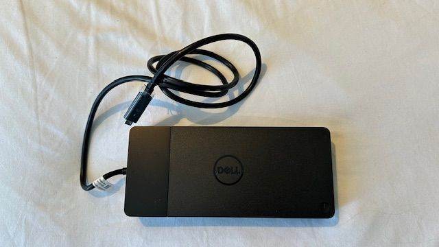 Dell WD19S Docking Station almost new, in excellent condition.