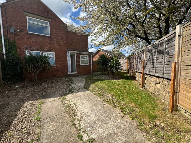 Semi detached house for rent 