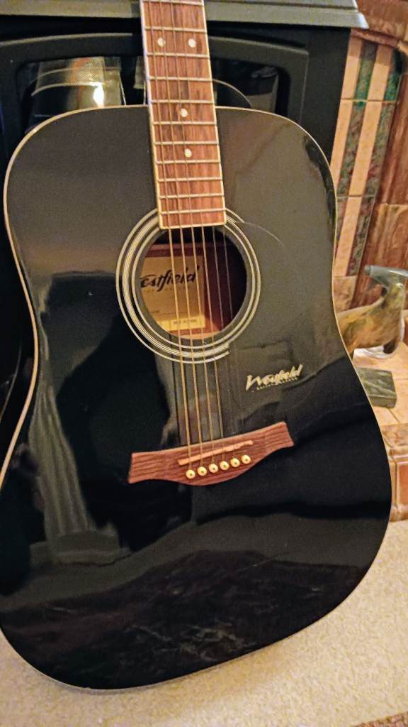 Acoustic guitar Westfield B200