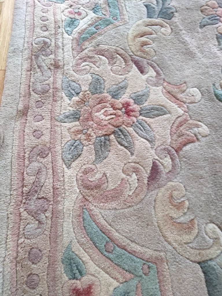 Luxurious Original Chinese wool rug in very good condition + DELIVERY