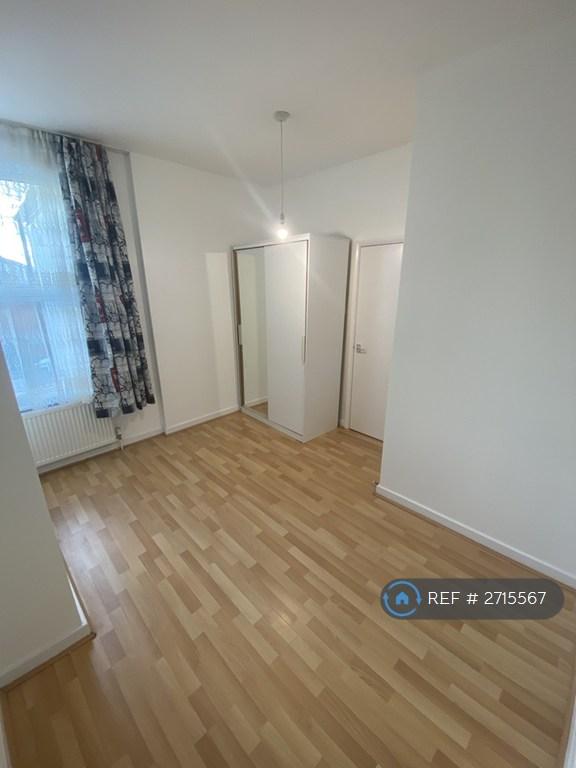3 bedroom house in Boscombe Avenue, London, E10 (3 bed) (#2715567)