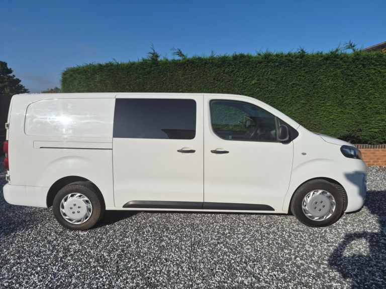 2022 Vauxhall Vivaro 3100 2.0d 145PS Dynamic H1 D/Cab PANEL VAN Diesel Manual