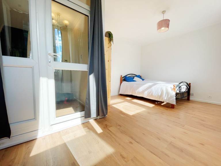 DOUBLE ROOM TO RENT IN WOOD GREEN - BILLS INCLUDED 🔑