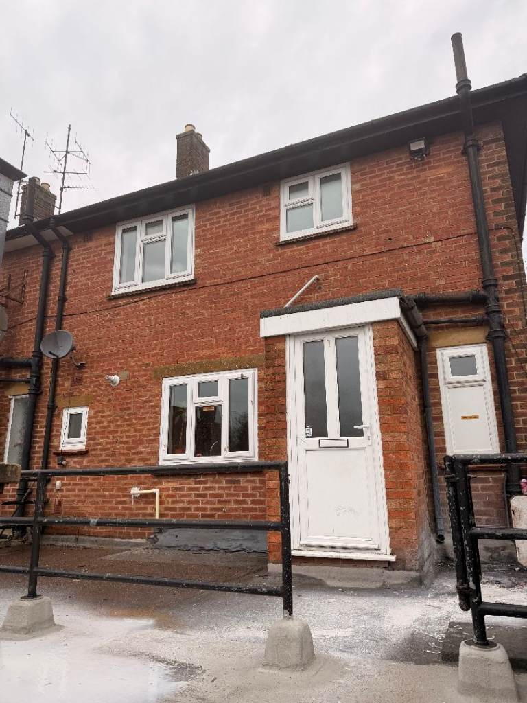 3-Bedroom First-Floor Maisonette – Central Bletchley