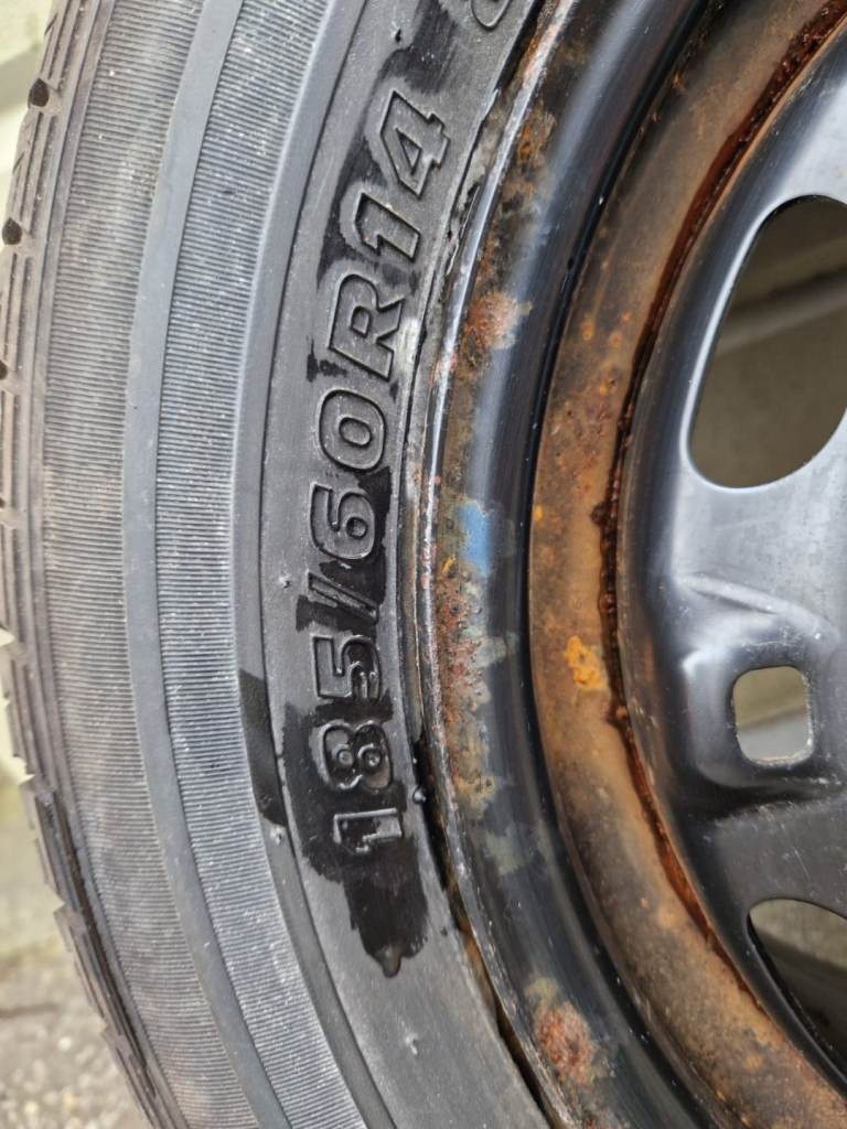 KUMHO new tyre with rim 185/60/14