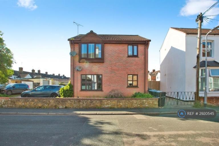 1 bedroom flat in Camborne Place, Yeovil, BA21 (1 bed) (#2920545)