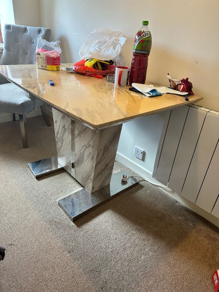 Modern Marble Effect Dining Table – Good Condition
