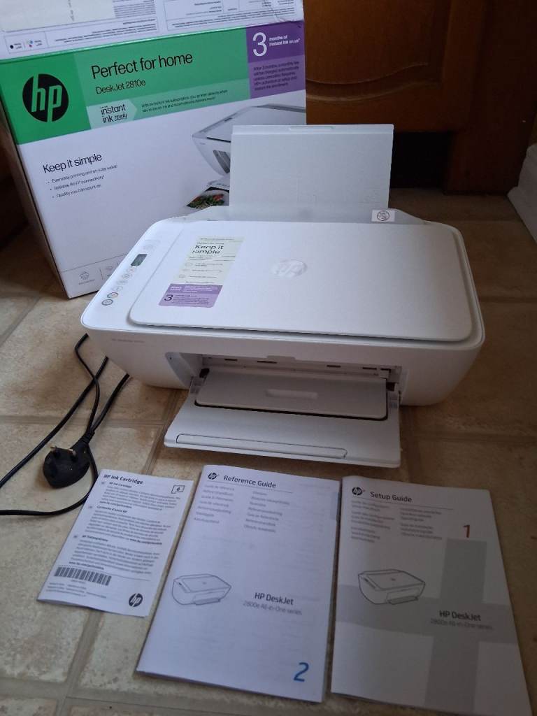 HP DeskJet 2810e Printer scanner copier As New