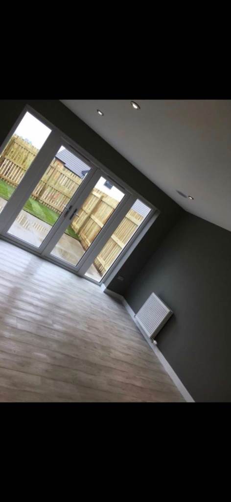 Painter Decorator Services Glasgow - Interior & Exterior Painting, Wallpaper And Renovations 🖌️