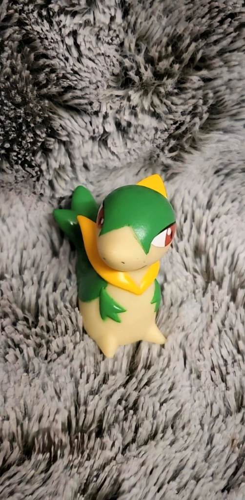 Pokemon Snivy Figure
