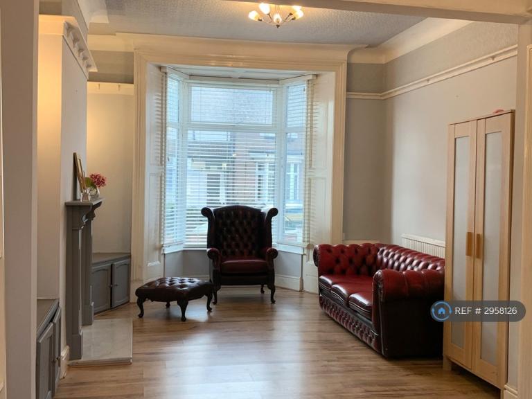 4 bedroom house in St. Helens Avenue, Swansea, SA1 (4 bed) (#2958126)