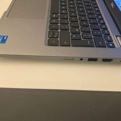 Dell Latitude 5340 laptop ( Intel i5-13th GEN, upto 4.7GHz, 16GB RAM, 256GB). Win11 Touchscreen