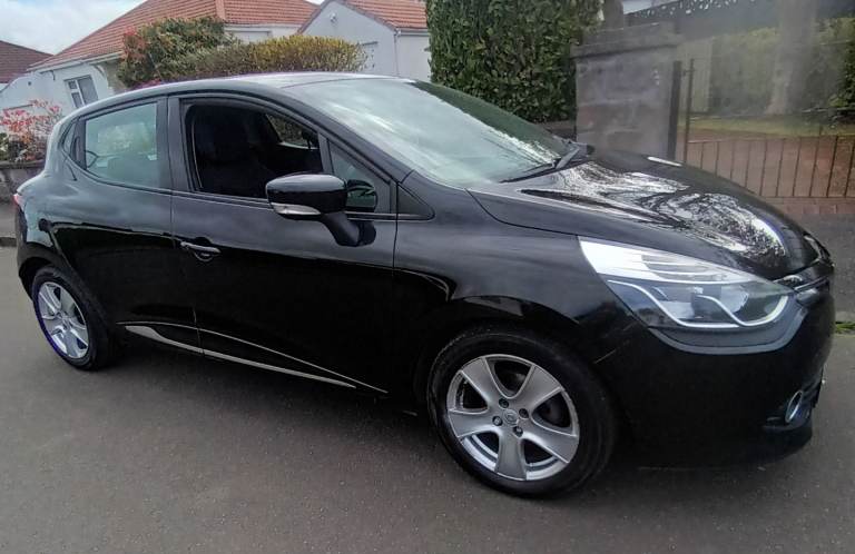 Renault Clio. 65 reg. Long mot. £20 tax. ULEZ ok.