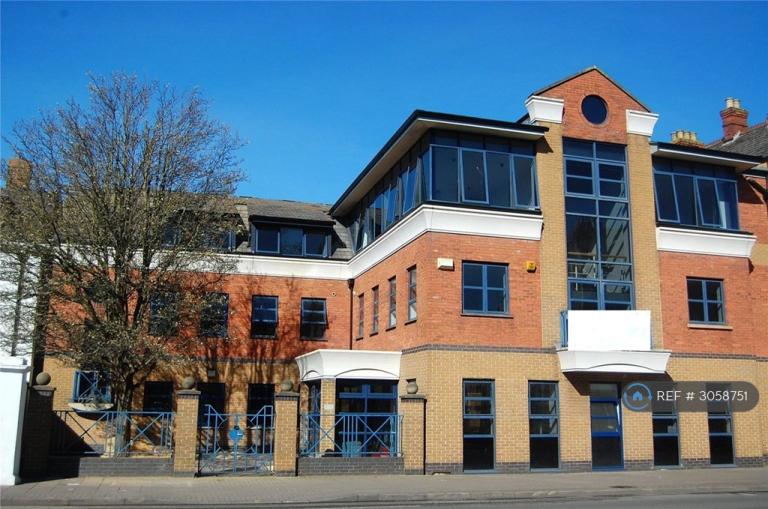 Studio flat in Northgate Court, Gloucester, GL1 (#3058751)