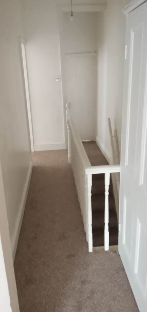 3 bedroom house Fully Furnished 1 Bathroom 1 Shower Wet Room to rent £1450.00pcm Great Location