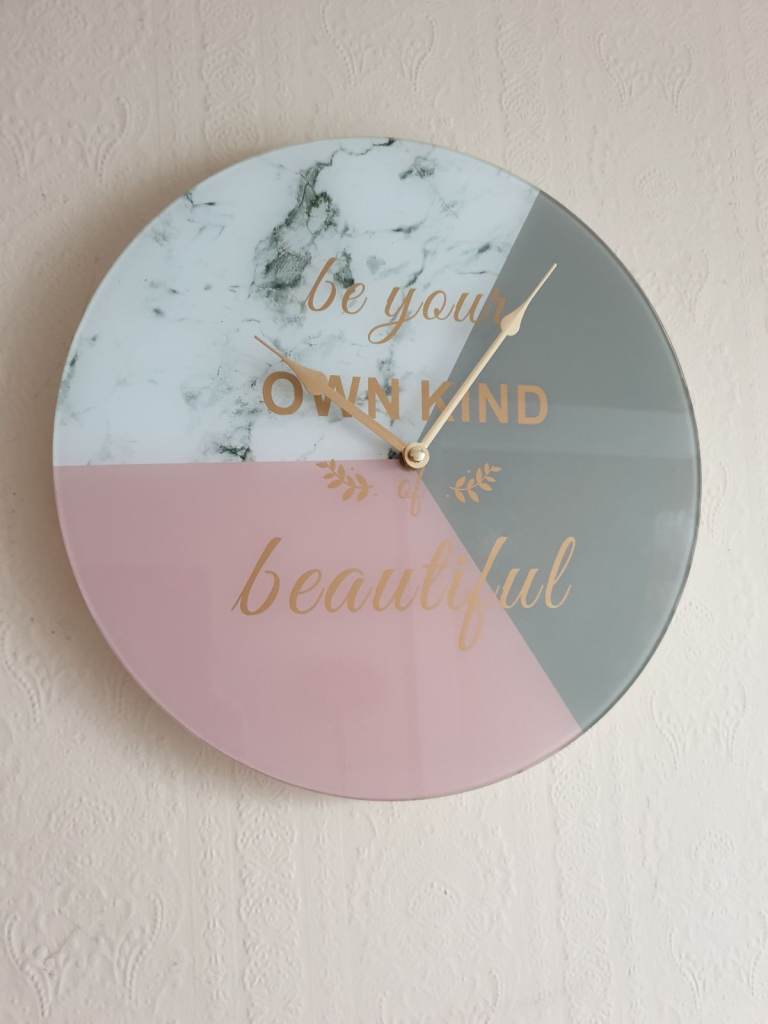 Glass wall clock (UNUSUAL)
