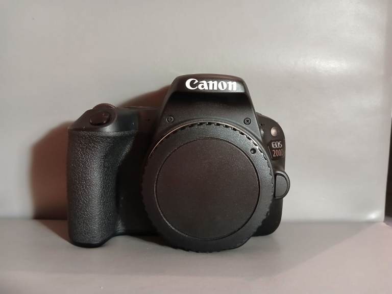 Canon EOS 200D (Used/Very Good)