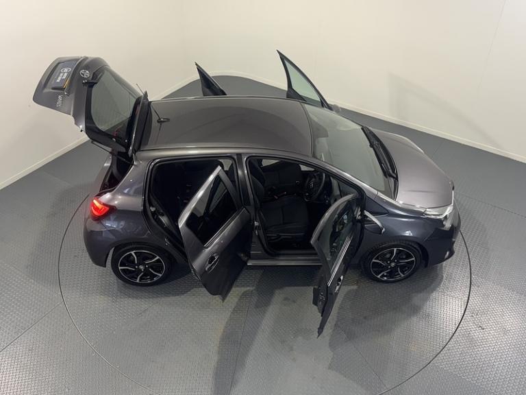 2016 Toyota Yaris Dual VVT-i Design Hatchback Petrol Manual