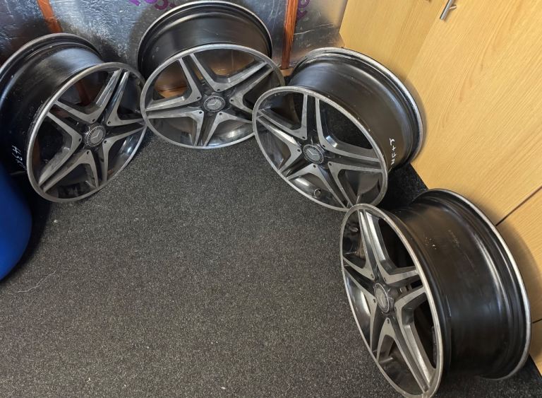 4x Genuine Mercedes AMG 18” Alloys – Two Tone – 224/40/18 – Bolts Included