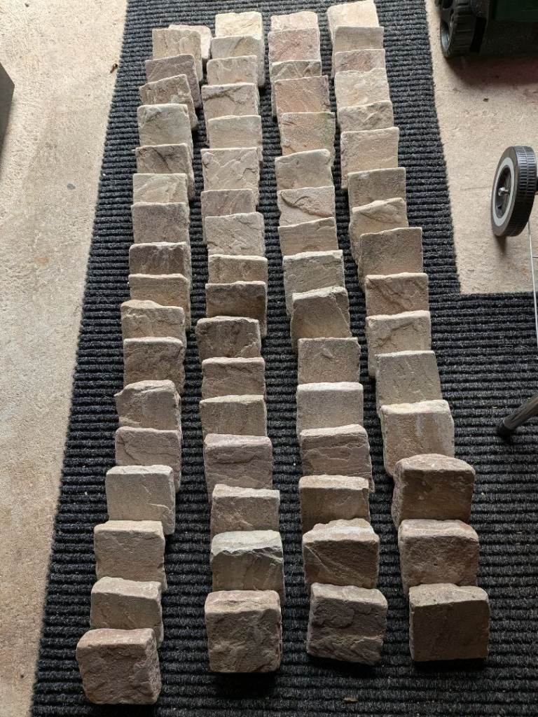 Sandstone sets
