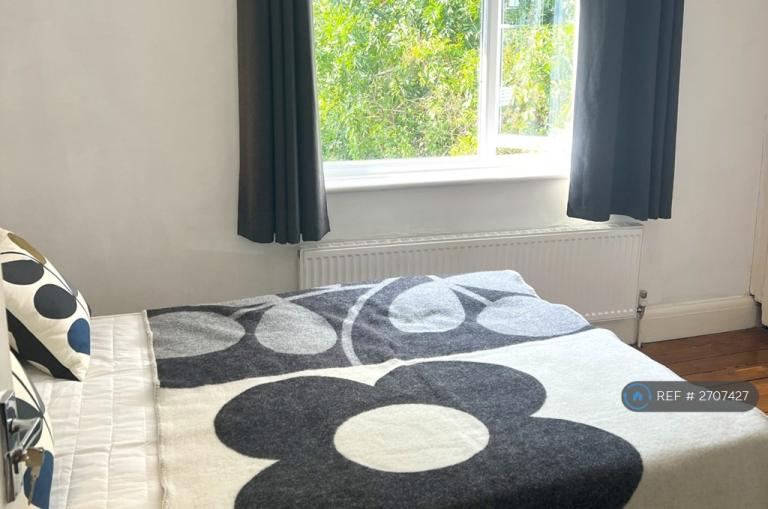 5 bedroom house in Bevendean Crescent, Brighton, BN2 (5 bed) (#2707427)