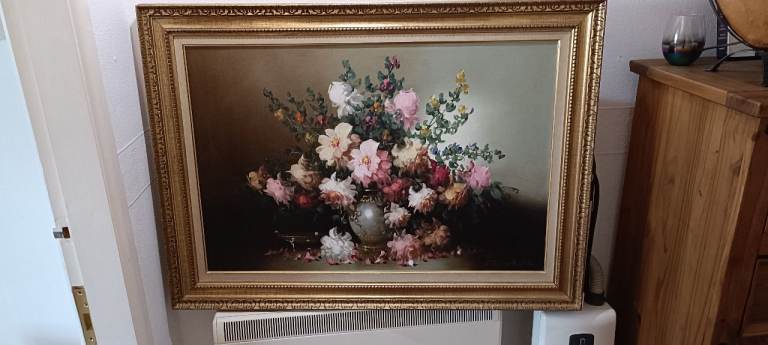 Large Floral Oil Painting in Gold Frame – Good Condition