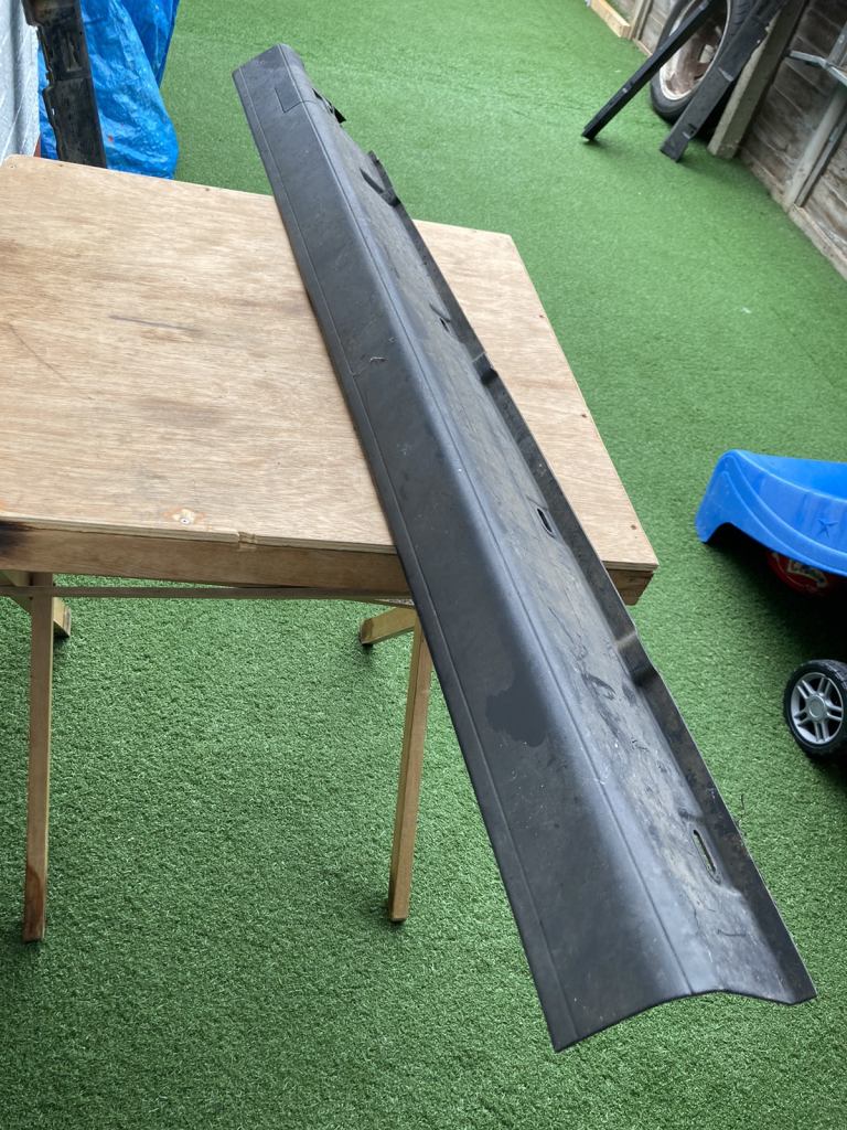 VAUXHALL SENATOR SILL COVER 