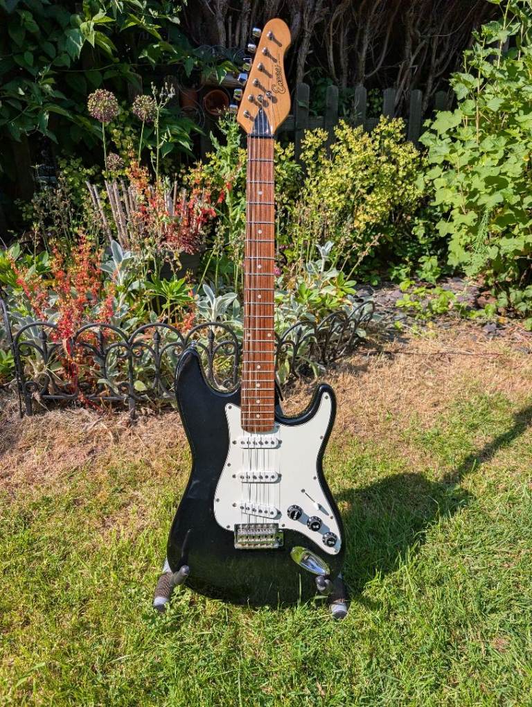 Encore Strat. Black 