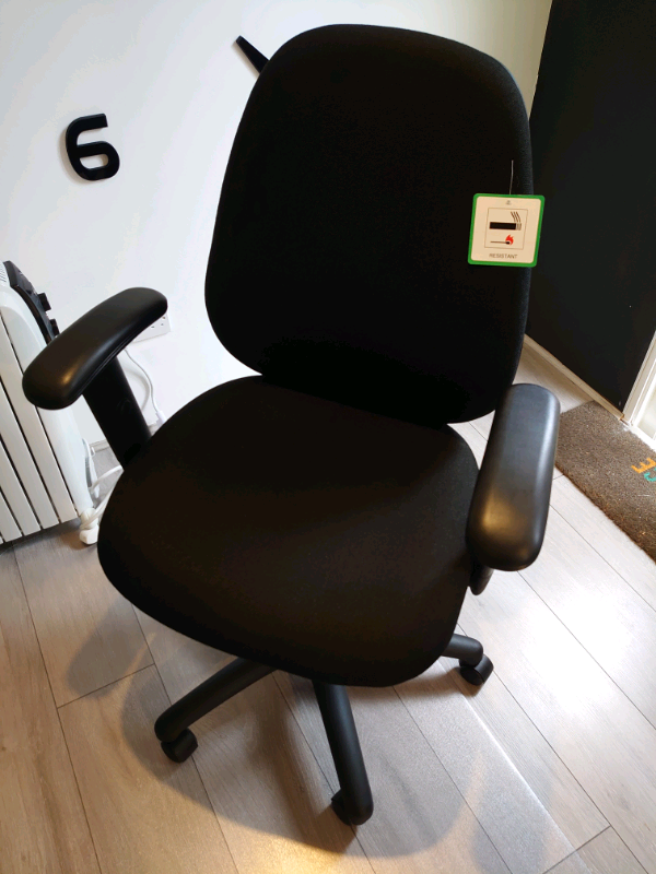 Vantage 100 2 lever PCB operators chair with adjustable arms - black