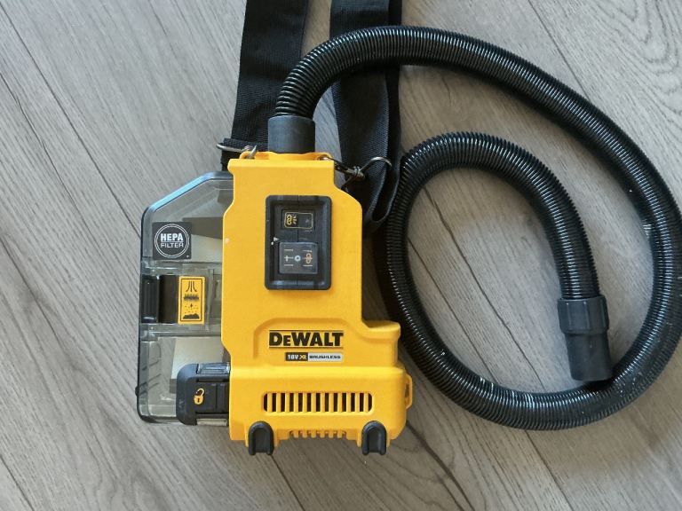 Dust extractor 